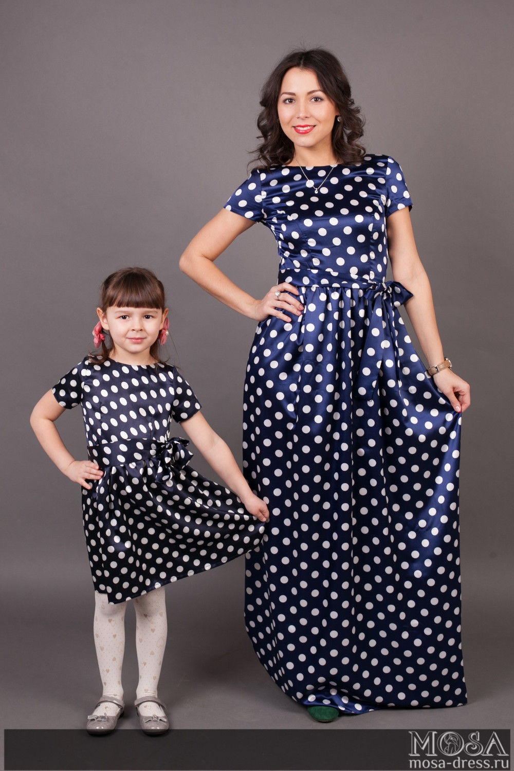 АКЦИЯ!!!!Комплект платьев Family Look для мамы и дочки Горошек СИНИЙ.jpg
