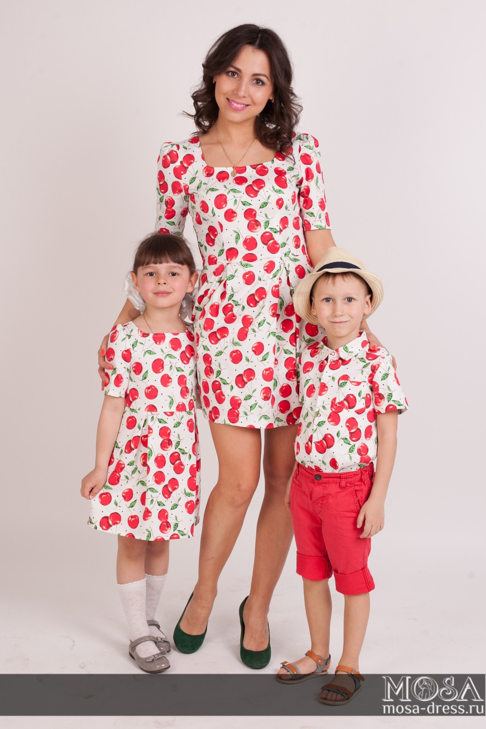 АКЦИЯ!!!!!!!!!Комплект одежды Family Look для мамы дочки и сына Вишенки М-218.jpg