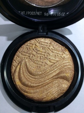   MAC Extra Dimension Skinfinish  2