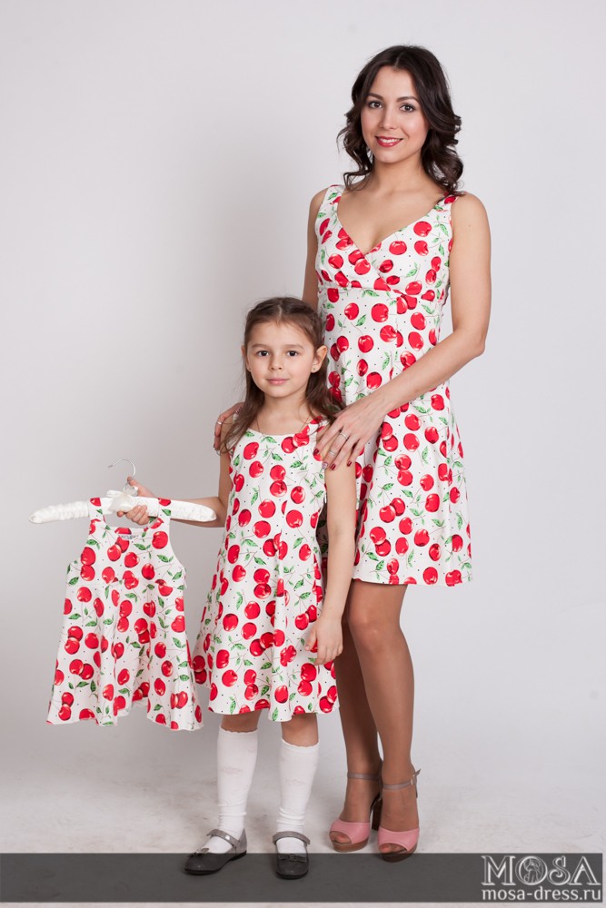 АКЦИЯ!!!!!!Комплект платьев Family Look для мамы и дочки Вишневый сад М-256.jpg