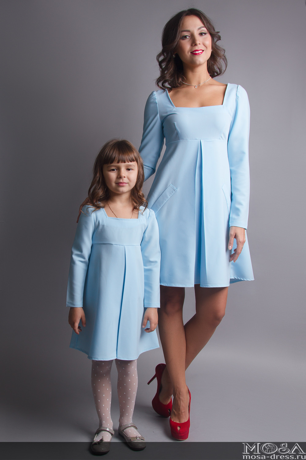 Комплект платьев Family Look для мамы и дочки Ампир М-231 ГОЛУБОЙ.jpg