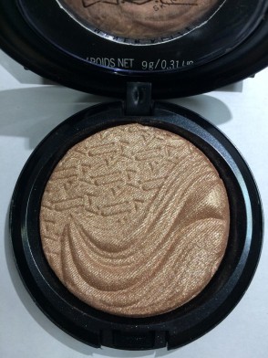   MAC Extra Dimension Skinfinish  3