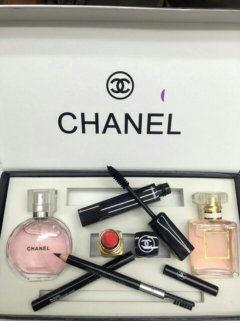   Chanel - 1100 