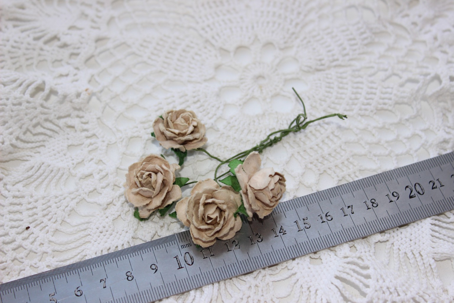 MULBERRY PAPER COTTAGE ROSES 25mm