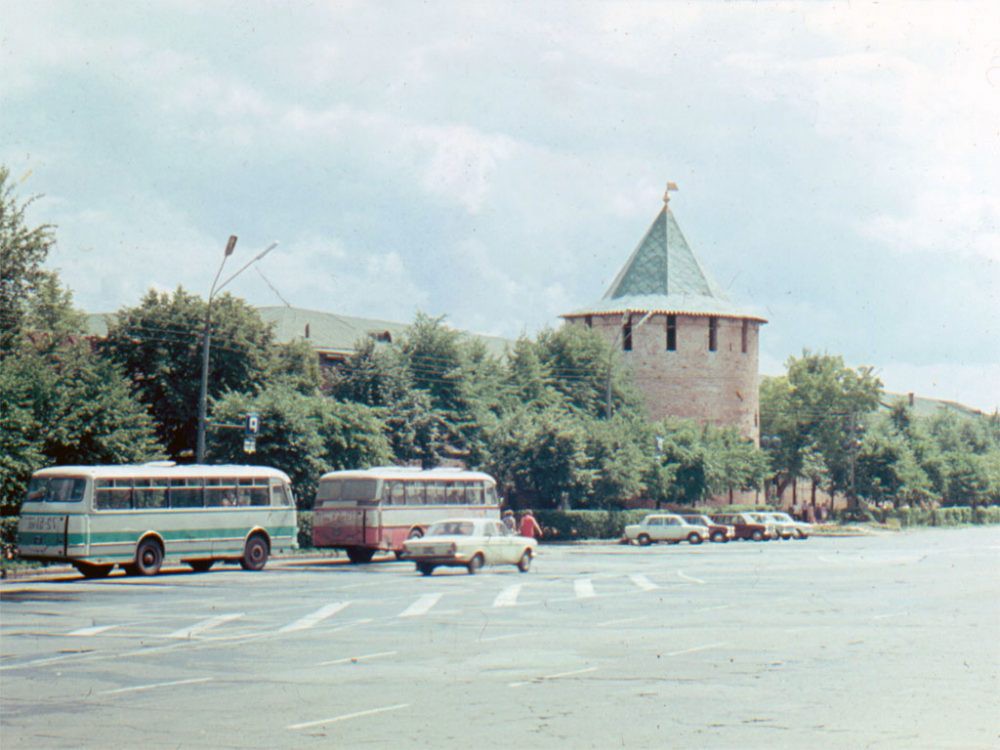 177164-Gorod-Gorkiy.-Ploshhad-Minina-i-Pozharskogo-1972-1980-1.jpg