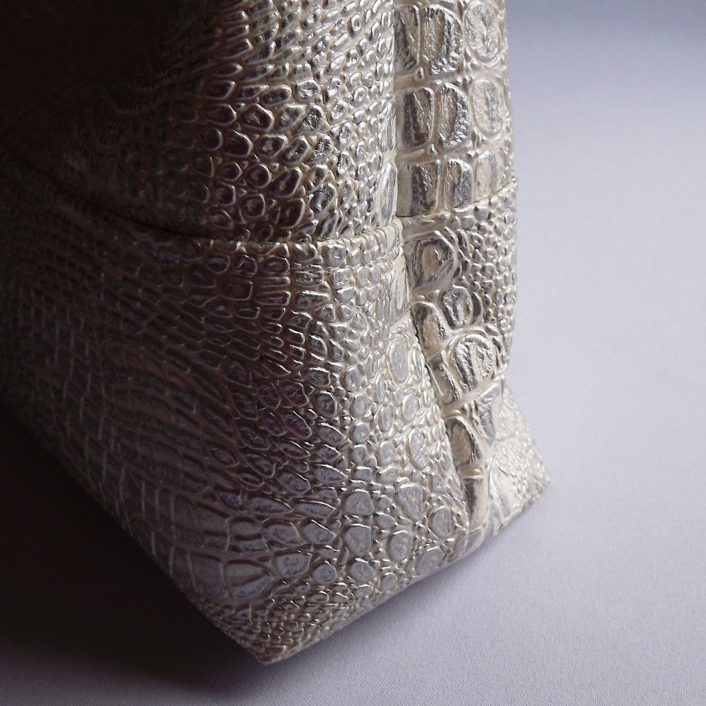 Сумки из кожзама белая