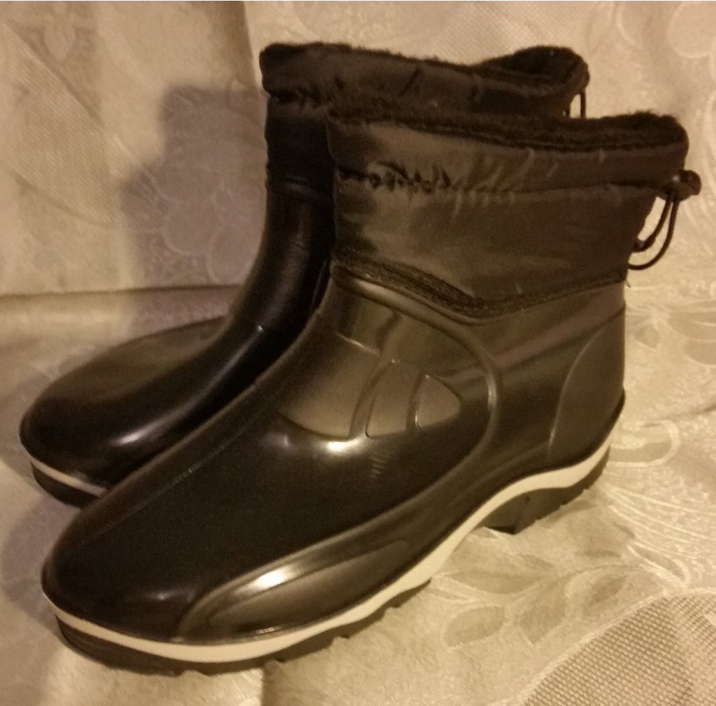 Новые, черные. 380руб