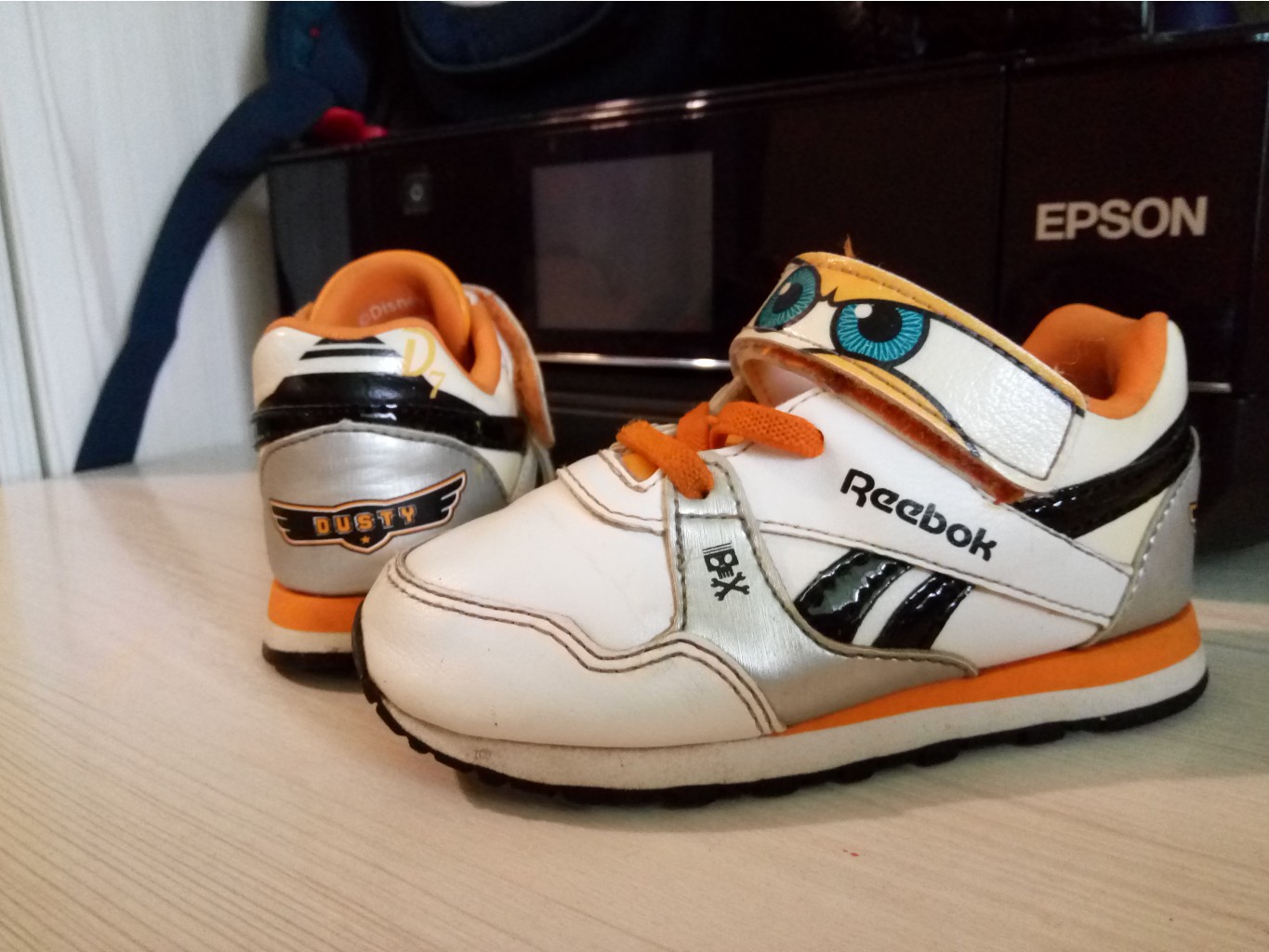 Reebok 23,5 .