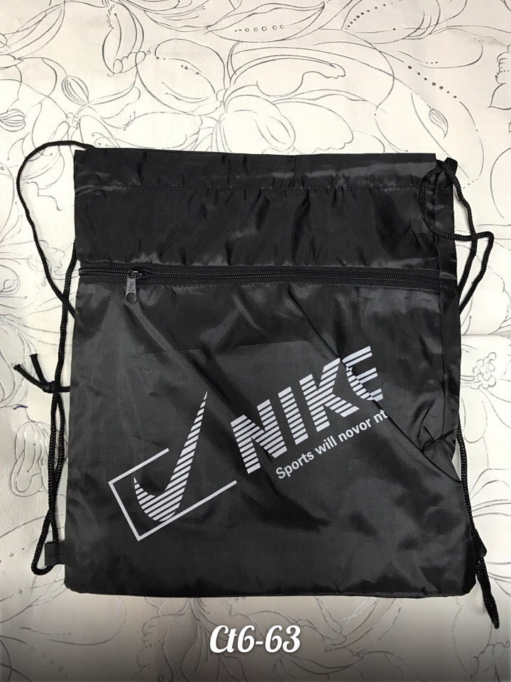 Ps663 335334    Nike, 30X42.jpg