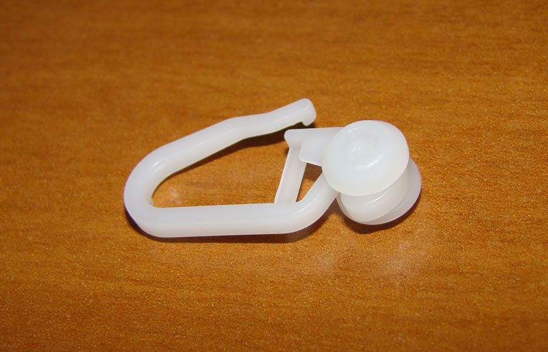 крючок для штор с некрутящимся роликом. ролики для карниза. ролики для карниза. ролик пластиковый cs45-rp. крючок роликовый для карниза.