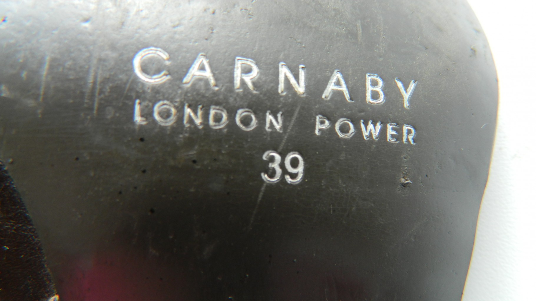 39 400 Carnaby + 