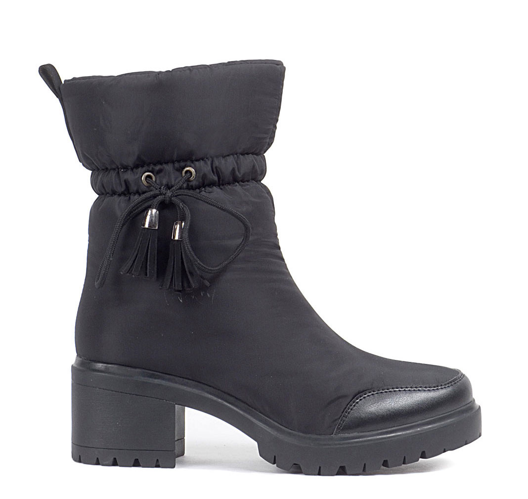KB605 Schwarz Черный	2 690,00	