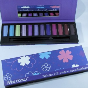   Miss Doozy flower eyeshadow pallete UNGU