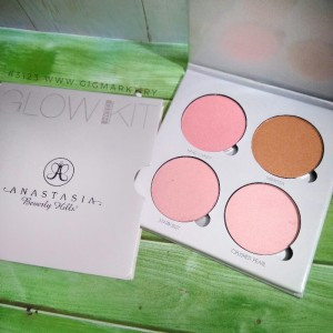   Anastasia Beverly Hills Glow Kit Gleam