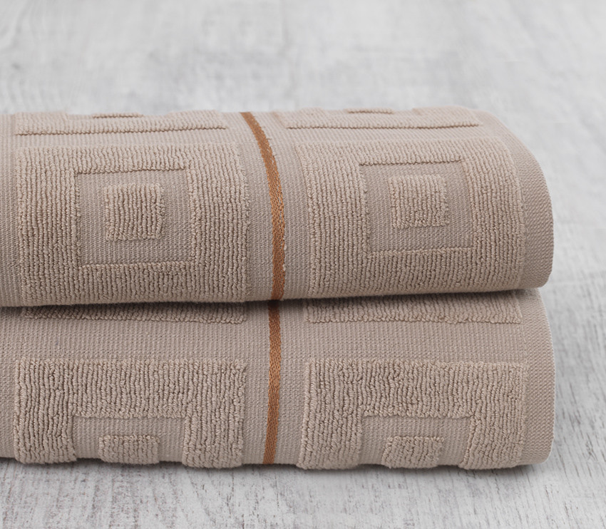 Трио. Полотенце махровое жаккардовое, плотность 450 гр м2, крем, 50х90, 215 руб.jpg