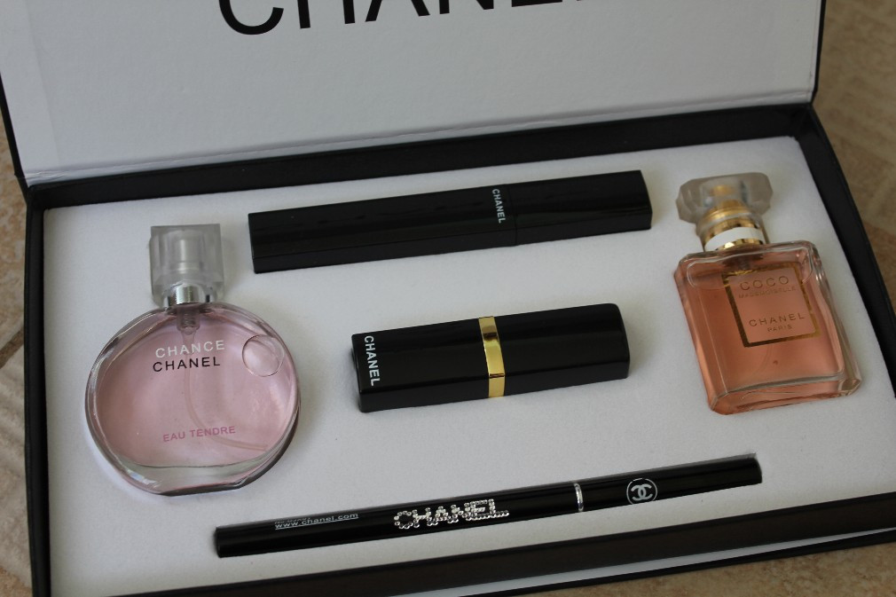   CHANEL