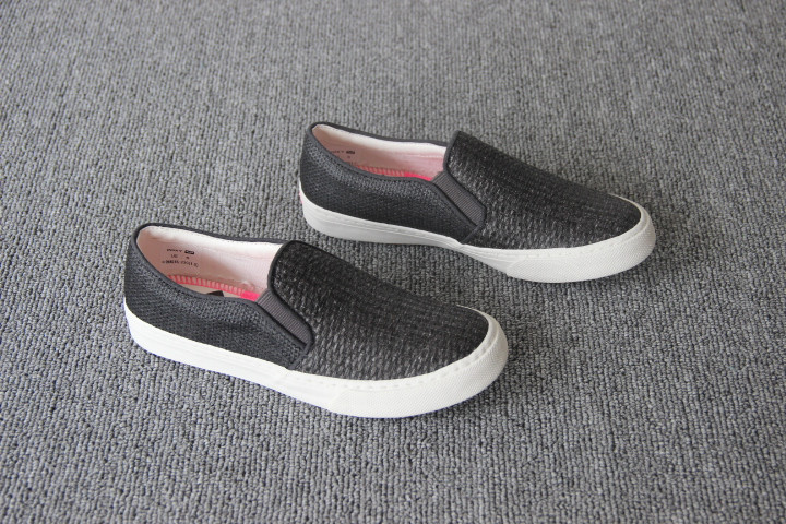 1590  Slip-On RO*Y