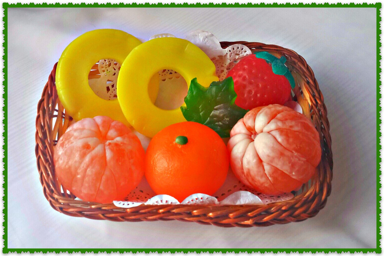 Дольки ананаса+ мандарин+клубника, цена 330 руб