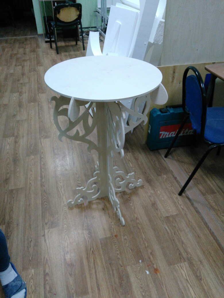 Ажурный столик