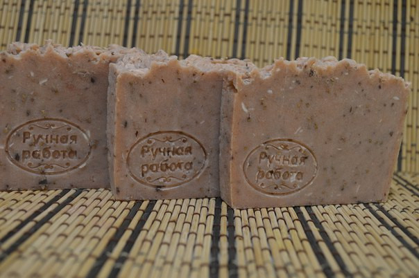 Мыло с клубничной косточкой и клубничным пюре 160 руб.