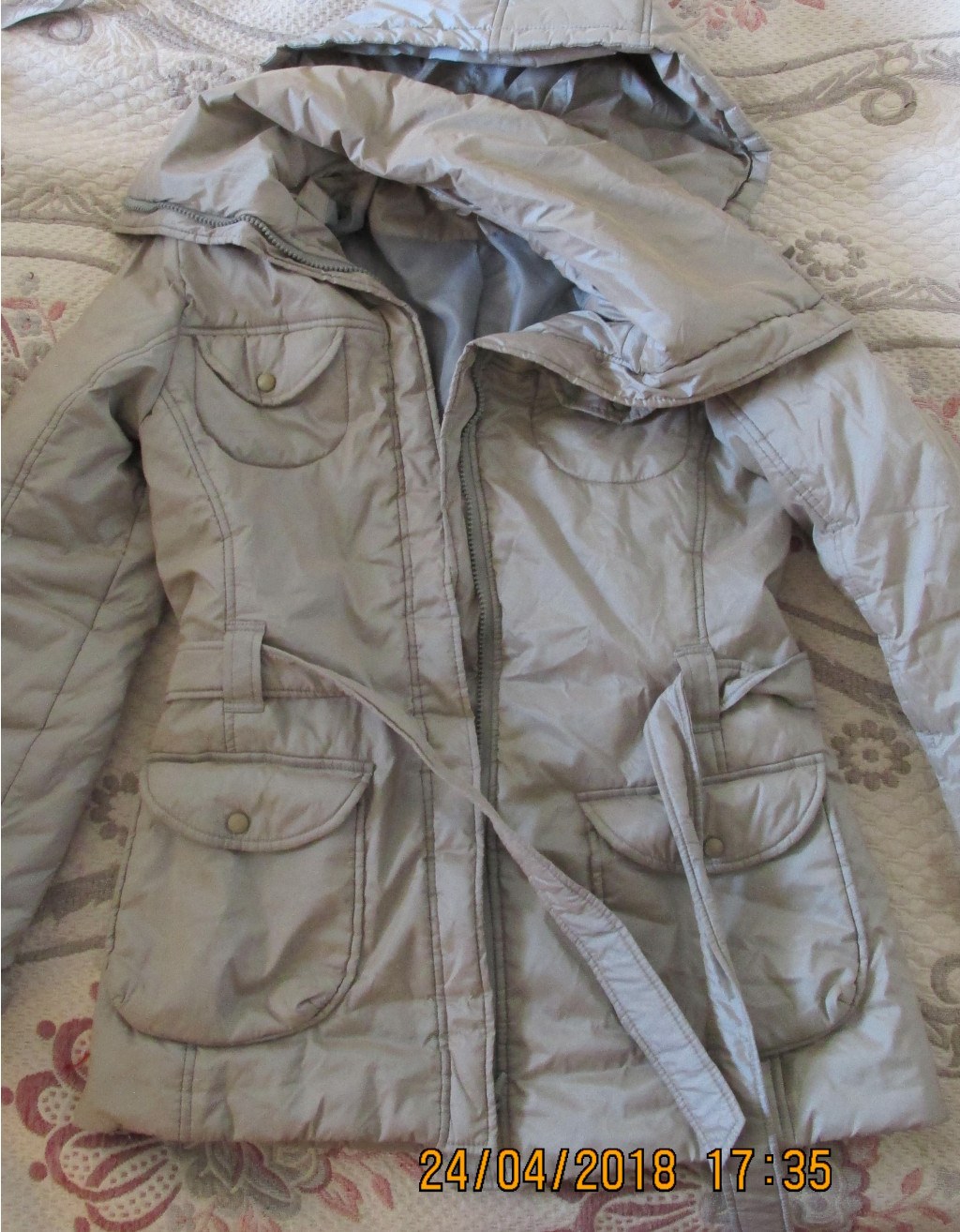 Куртка деми, 44 размер, 300 руб.