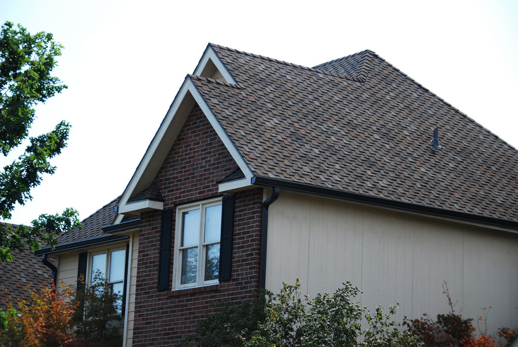 Owens Corning WoodCrest Autumn Maple Side (1).jpg