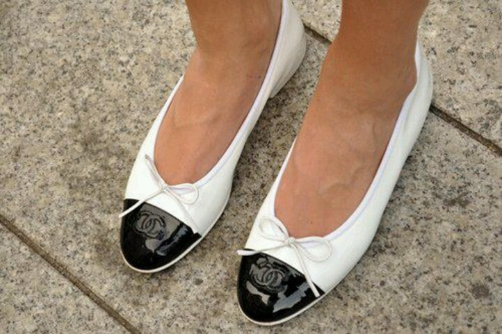 White-chanel-flats-5.jpg