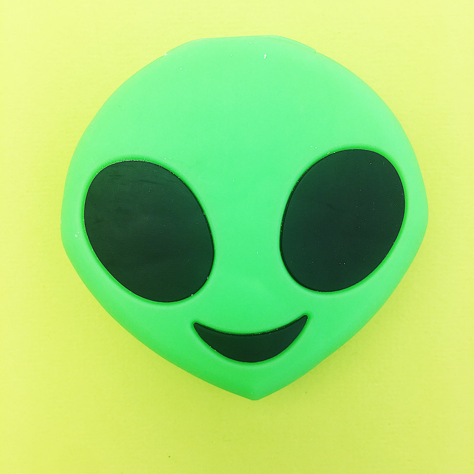    Power Bank Emoji green 690 .jpg