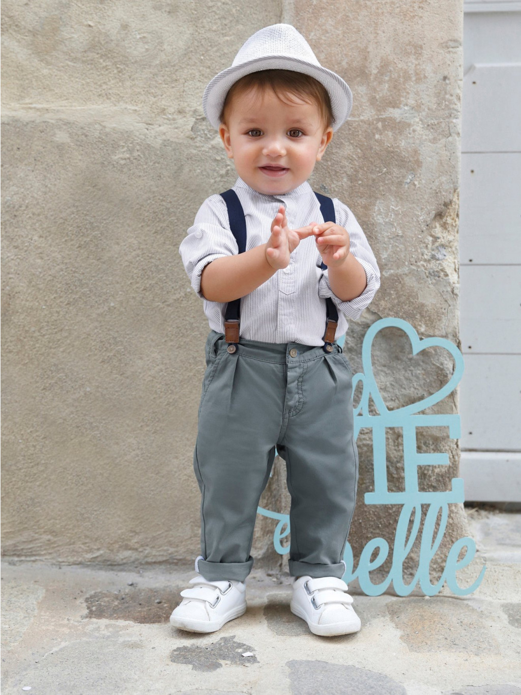 Ensemble-bebe-garcon-chemise-pantalon-a-bretelles.jpg