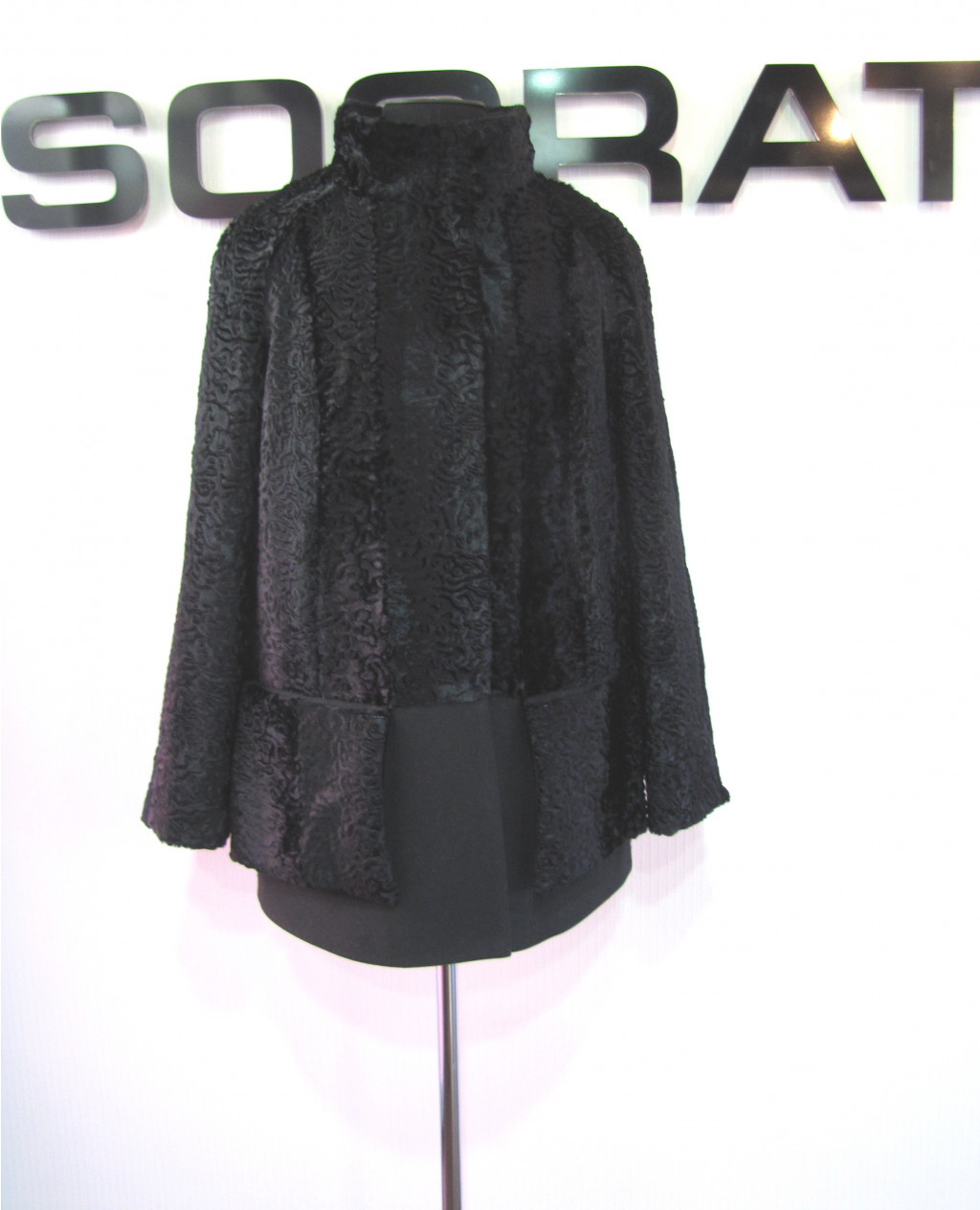 Пальто ут. № 1176 SRT K-4678 D#EMBO col# BLACK (размеры 48-56) 3800р..jpg
