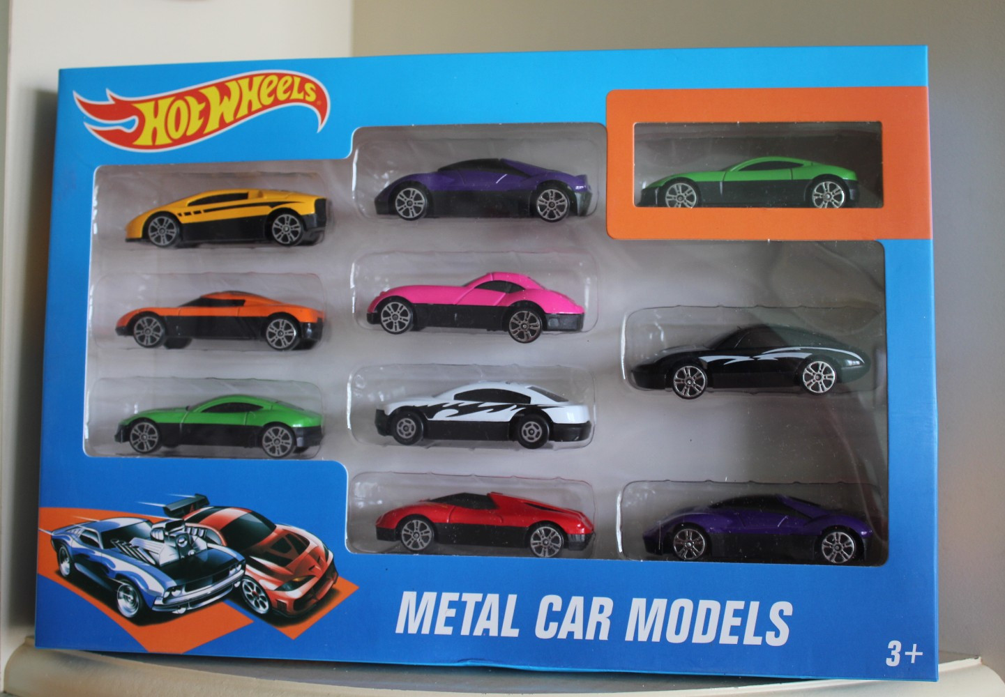  Hot Wheels  10-  . 