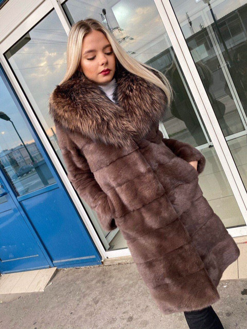 Шубка из аукционной норки с мехом финской лисы. 65тыс.