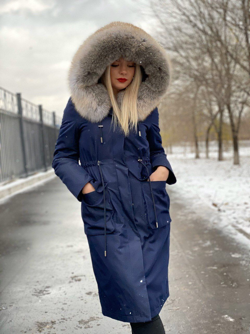 Парка 110см с мехом песца  . утеплена бобриком р-ры 42-48 по акции 14тыс.