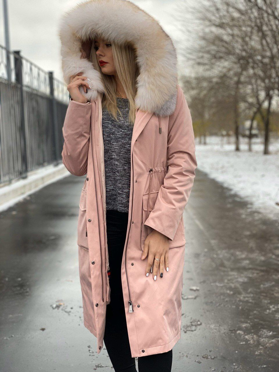 Парка 110см с мехом песца . утеплена бобриком р-ры 42-48 по акции 14тыс.