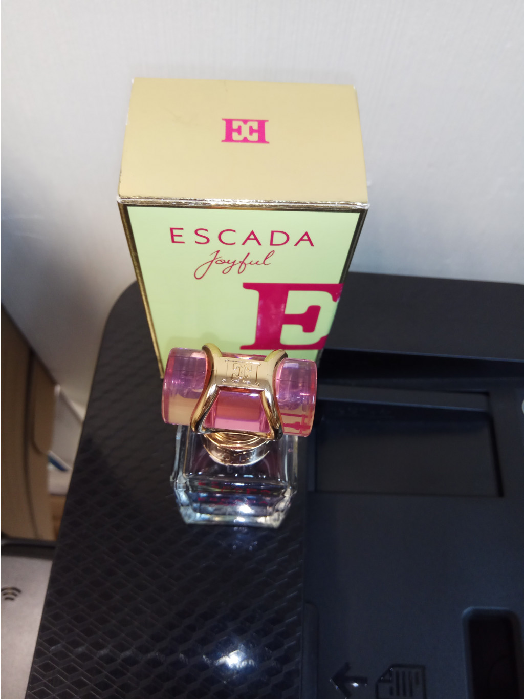 Escada Joyful-30 ml.