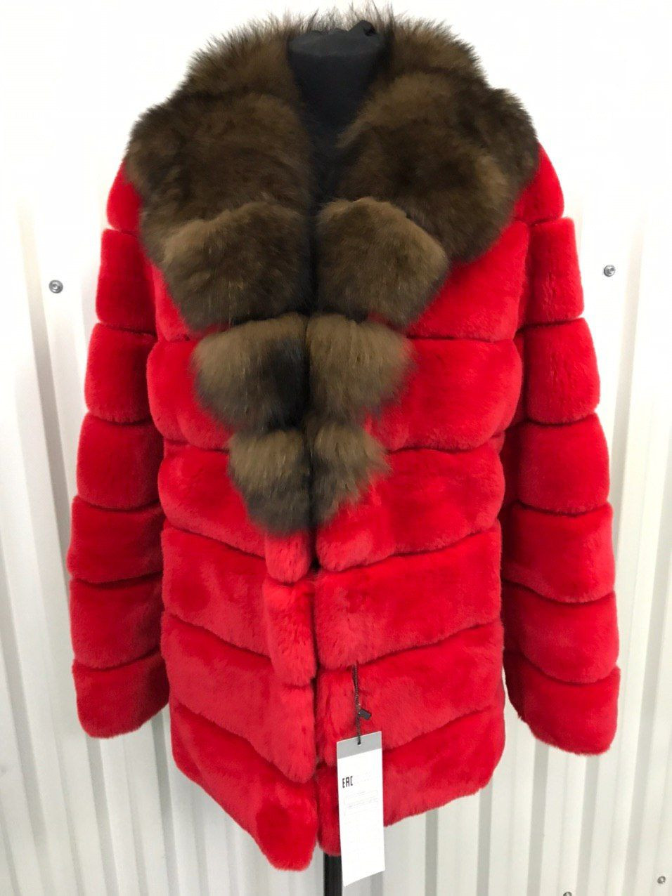 Шубки из меха бобрика  15500р