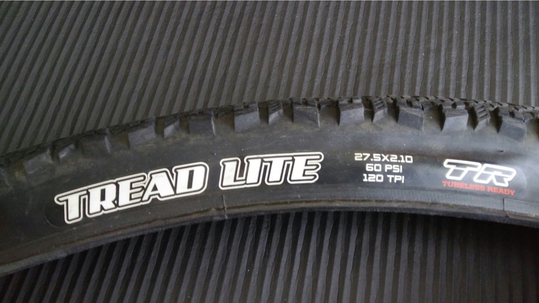  Maxxis Tread Lite TR 27.5x2.1