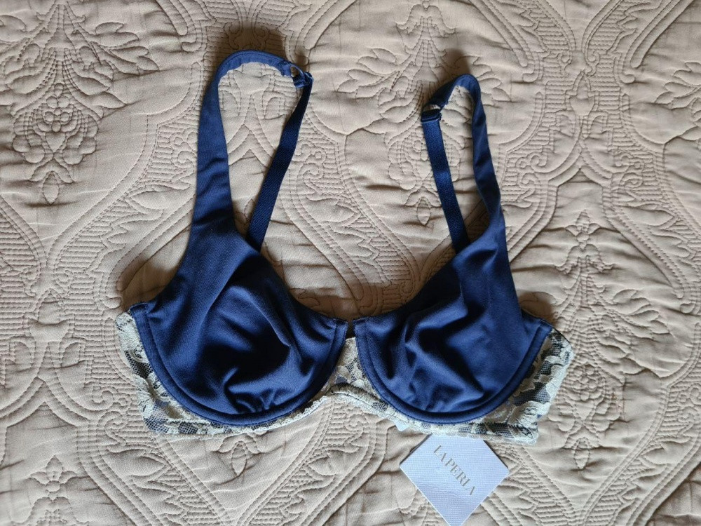   La Perla: 70C (   75B) 3500 .