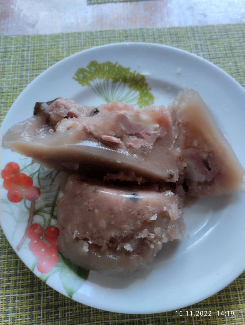 Желудочки куриные в собственном соку, который застывает в желе.