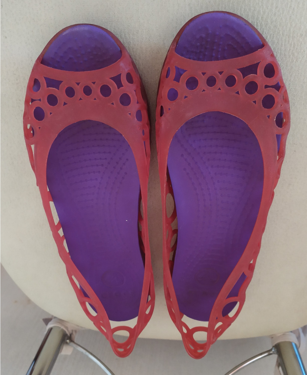 Crocs j-3   . 34-35 \  