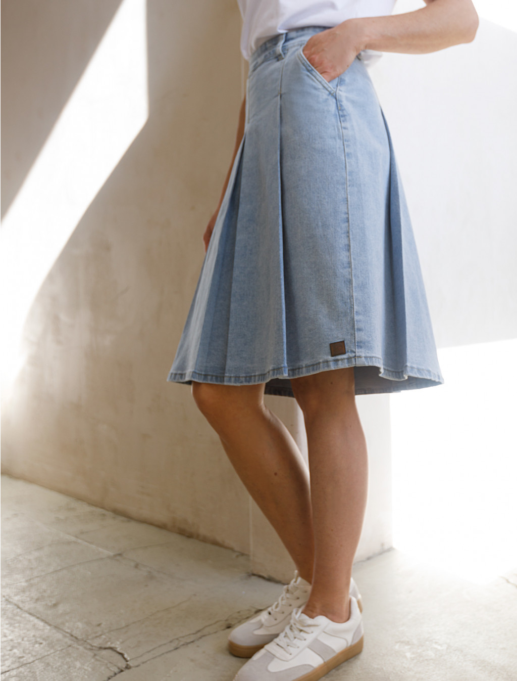 42, 44, 46 3174.jpeg