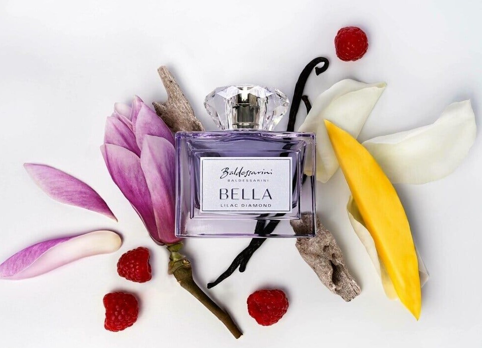 BALDESSARINI BELLA LILAC DIAMOND edp lady.jpg