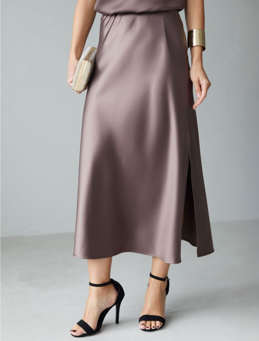 44, 46, 482, 50, 54, 56 2584.jpeg